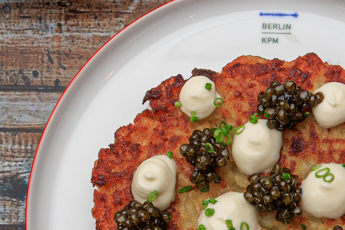 Bruschetta with crab and pike caviar