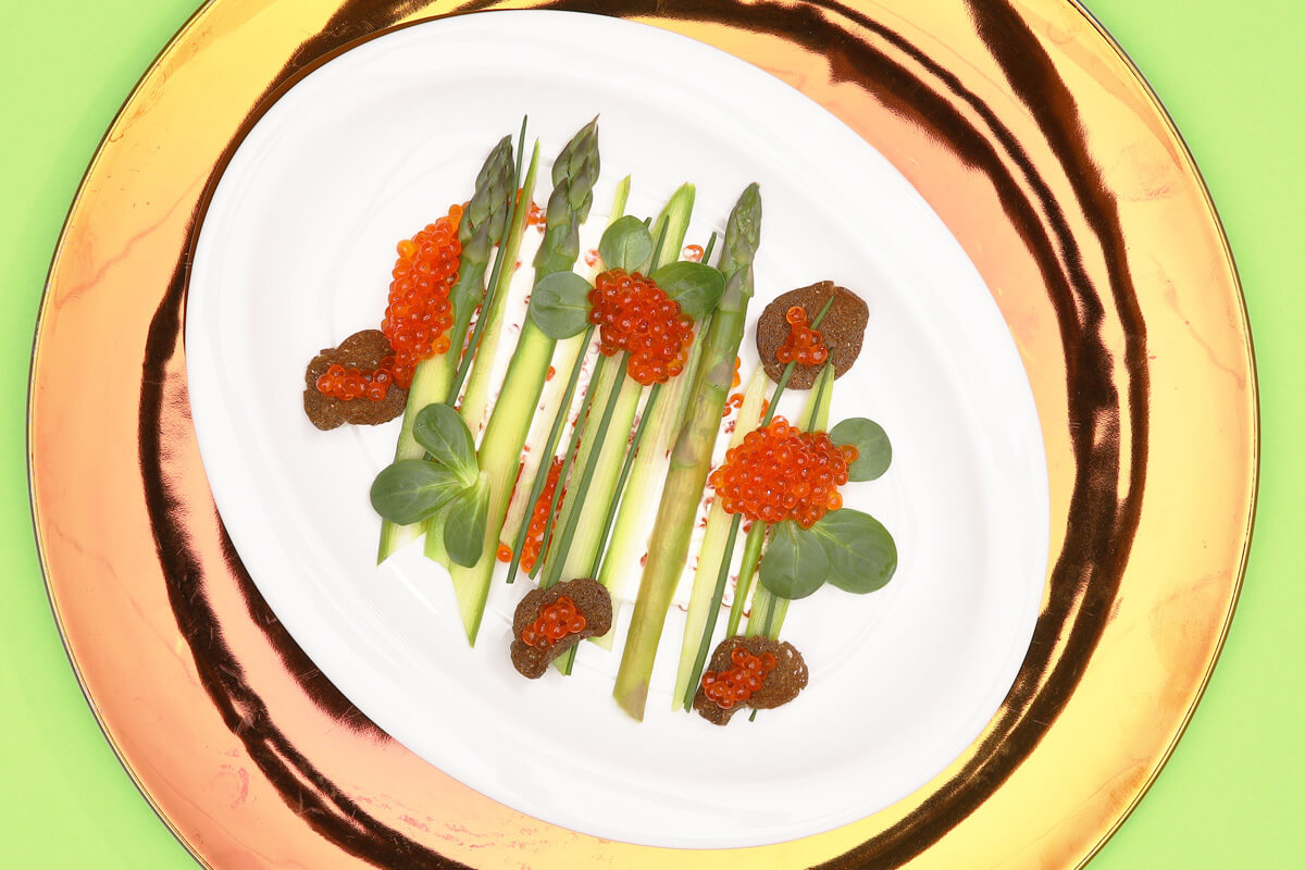 Asparagus with Salmon Caviar